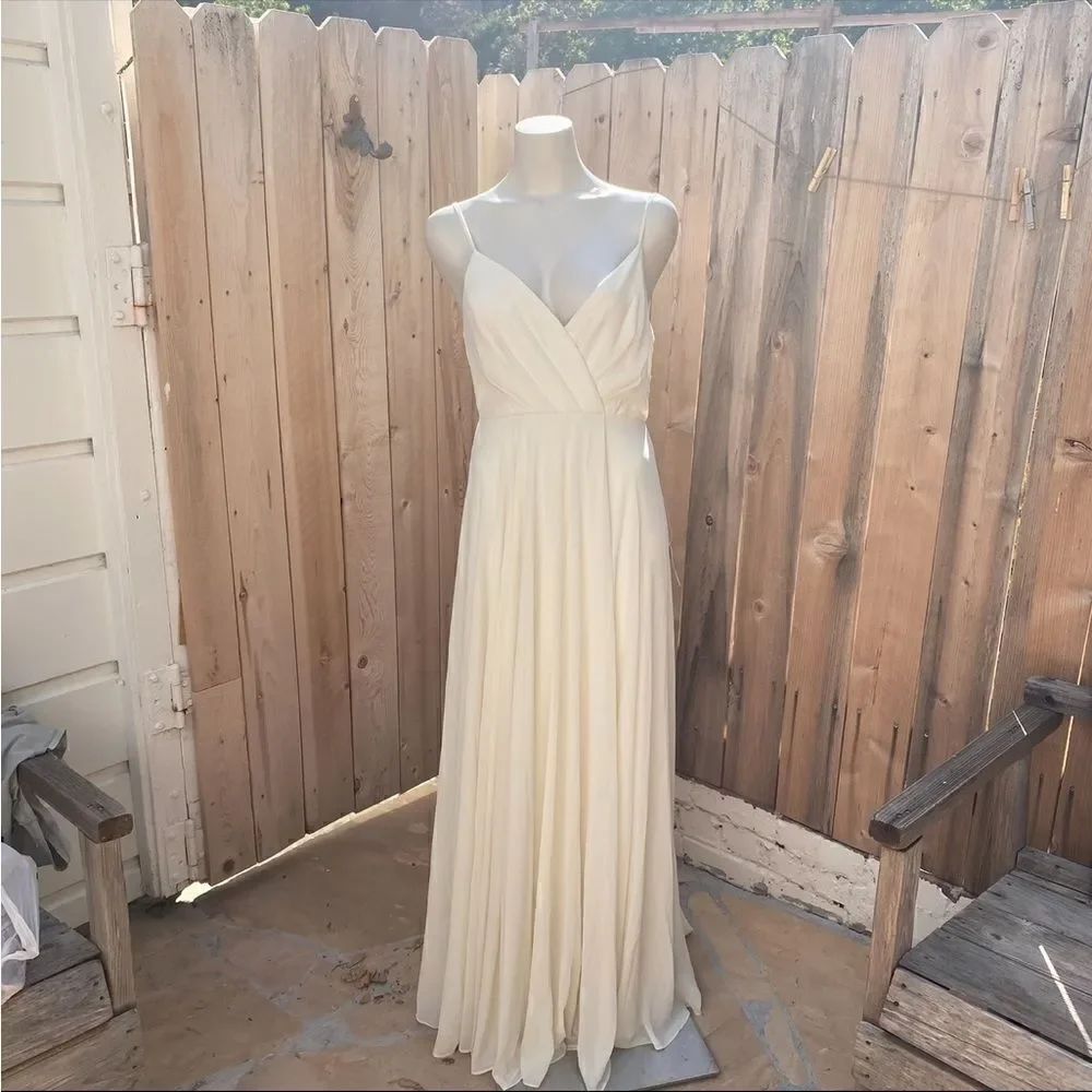 Lulus white maxi gown dress size M